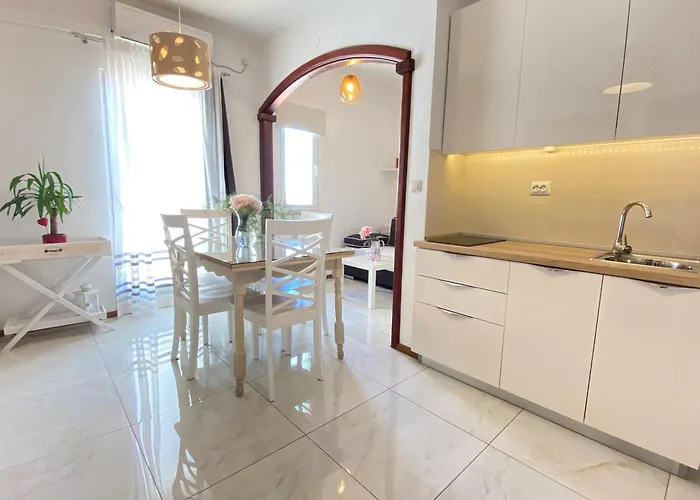 Happy Days Apartament *