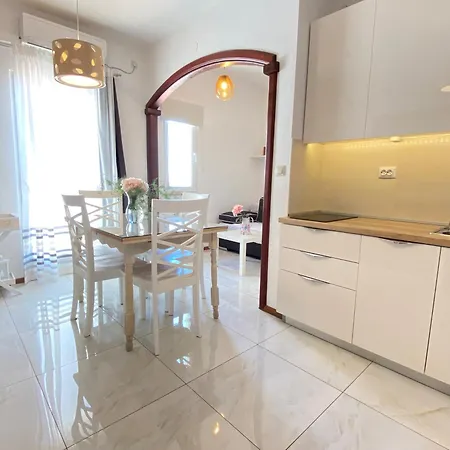 Happy Days Apartman *