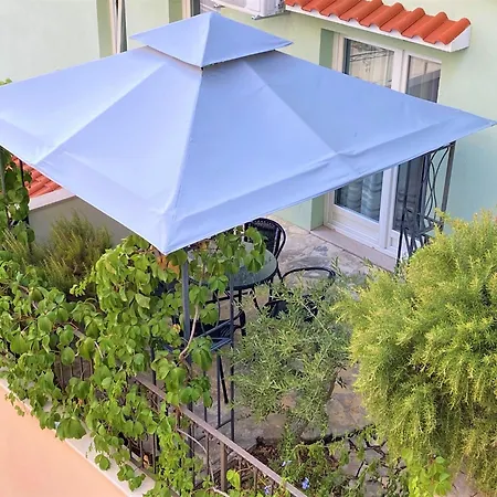 アパート Happy Days トロギール